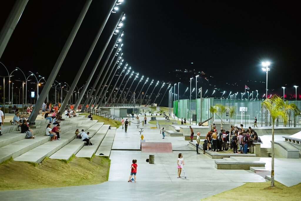 Orla do Guaíba: próximo ao Parque Marinha do Brasil, encontra-se a área preferida dos esportistas.