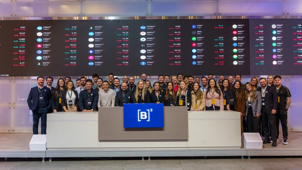 Grupo de empresários participantes do FLF Club em visita à B3, a bolsa de valores brasileira. 